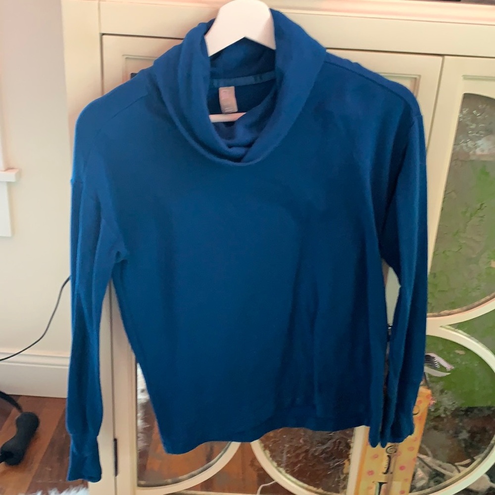 Athleta sweater